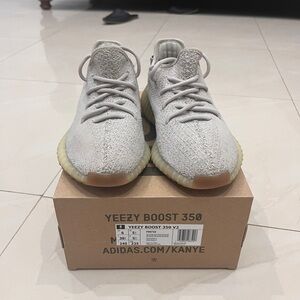 Adidas Yeezy Boost 350 V2 in Light Gray